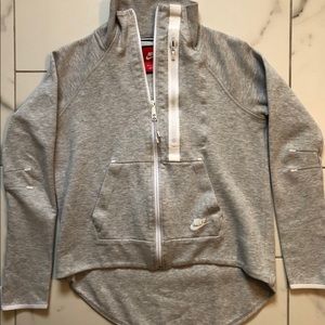 Nike Gray Drifit Zipup with hi/low detail size M